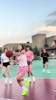 不玩虚的!女生在篮球场真打起来也会认真打球